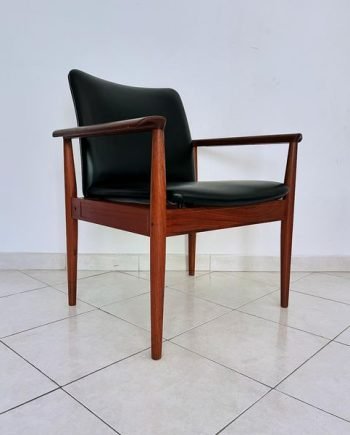Poltrona danese Diplomat 209