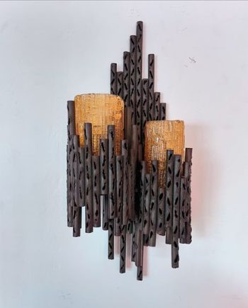 Lampada da parete in stile brutalista