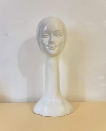 Ceramica smaltata bianca volto Donna