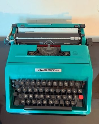 Macchina per scrivere Olivetti Studio 45