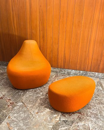Poltrona con pouf Toshiyuki Kita per Moroso
